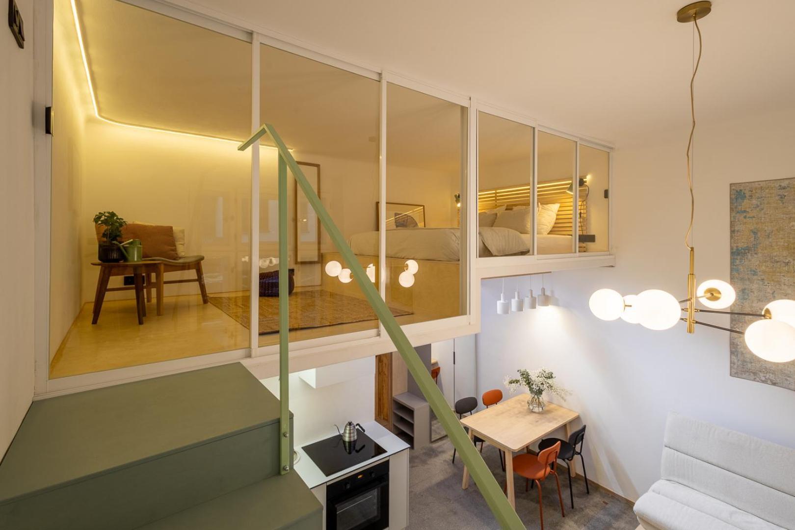 Designer Petite By Vltava River Apartment